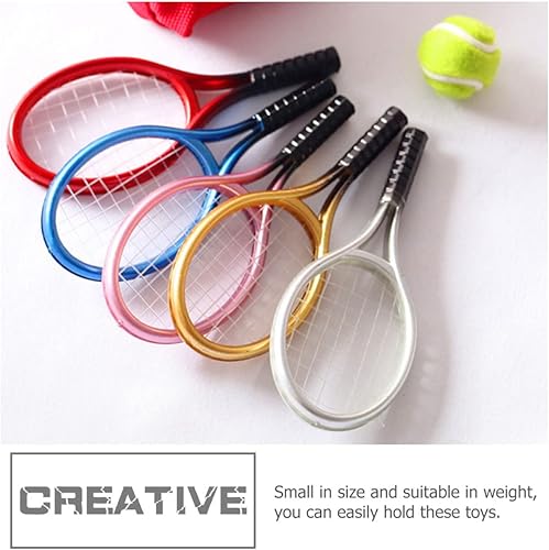 Miniatura 5 de TOYANDONA Juego de 6 mini tenis con pelota en miniatura y raquetas aleatorias, accesorios para muñecas deportivas, equipo de jardín de decoración,