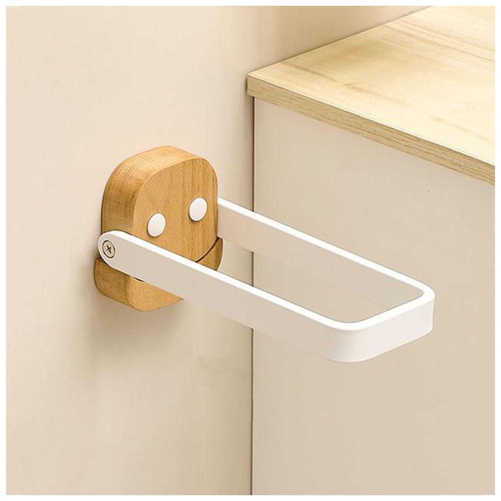 Porte-serviettes en bois massif et alu élégant pour une salle de bain moderne