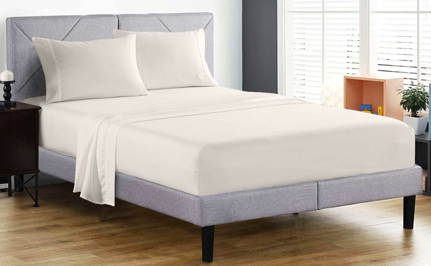 Fitted Sheet 100% Egyptian Cotton 200 Thread Count 25cm Deep Fitted Bed Sheet Hotel Quality Soft & Crisp Cotton Bedding Set (Cream, Double)