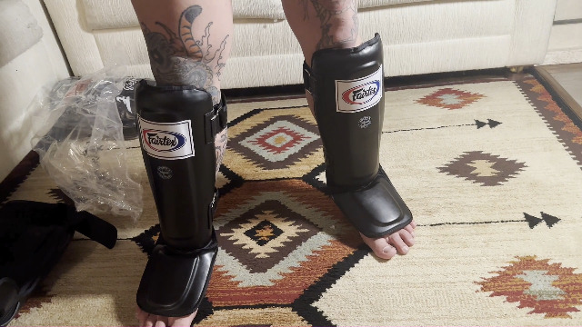 Amazon.com : Fairtex SP3 Muay Thai Shin Guards for Men, Women