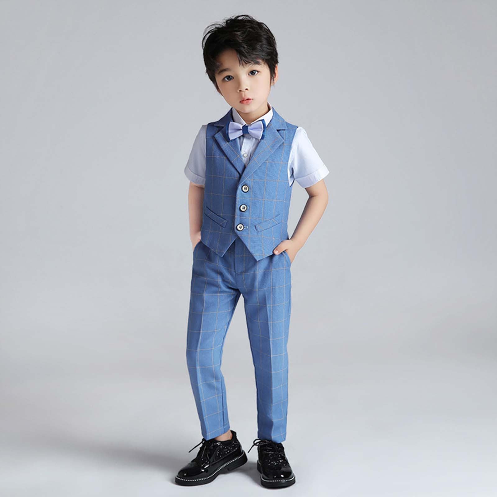 Completo da bambino a tre pezzi, elegante, con gilet e maniche corte. Adatto a bambini piccoli per spettacoli, feste e altre occasioni. #130