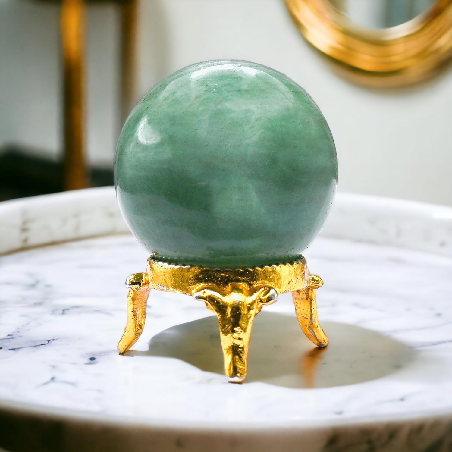 Esfera de aventurina verde con soporte de madera para decoracion de mesa