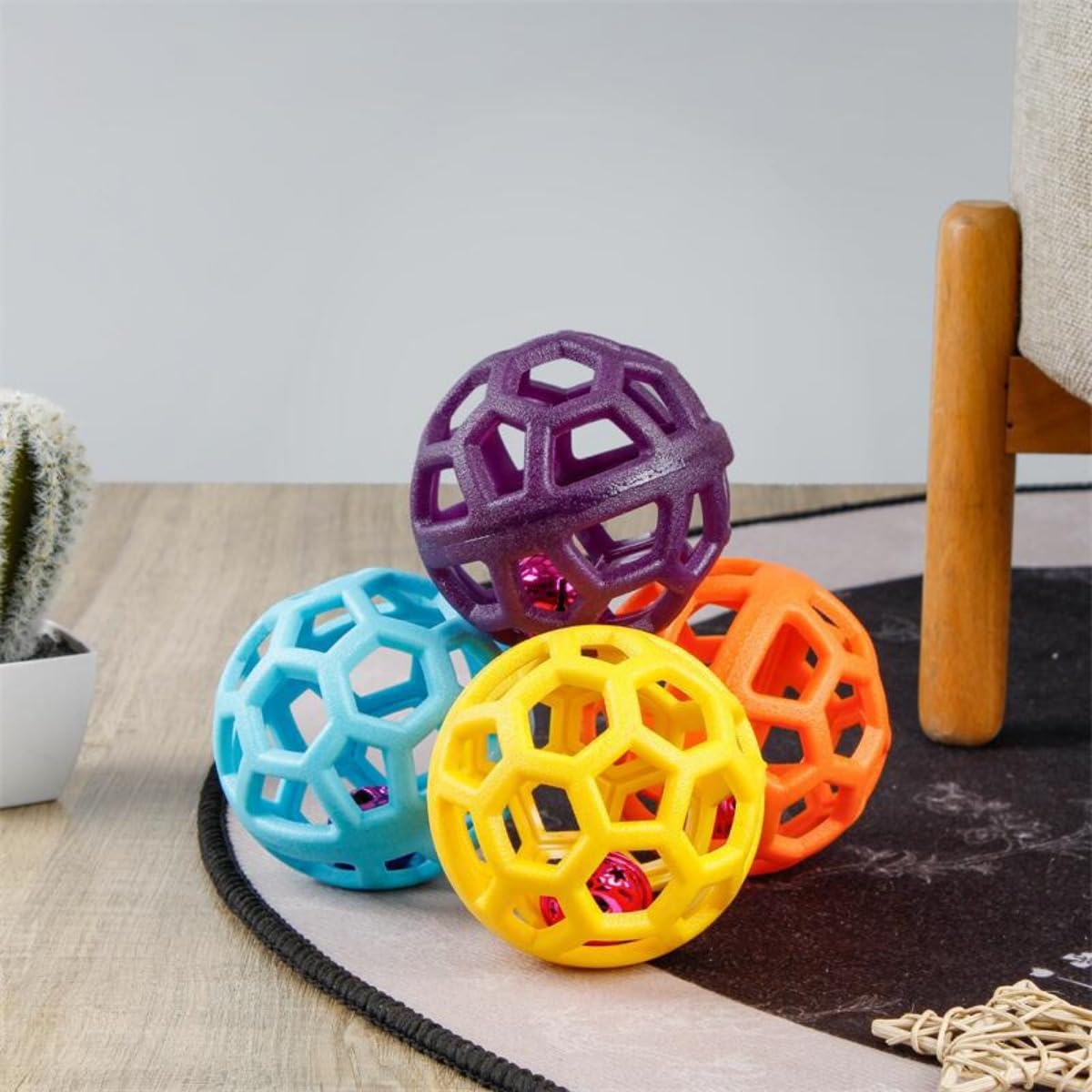KEDAOLA 4pcs Soft Dog Squeaky Treat Ball, Interactive Teething Chew Toy, Flexible Hexagonal Pet Ball for Training Boredom Relief Small Medium Dogs