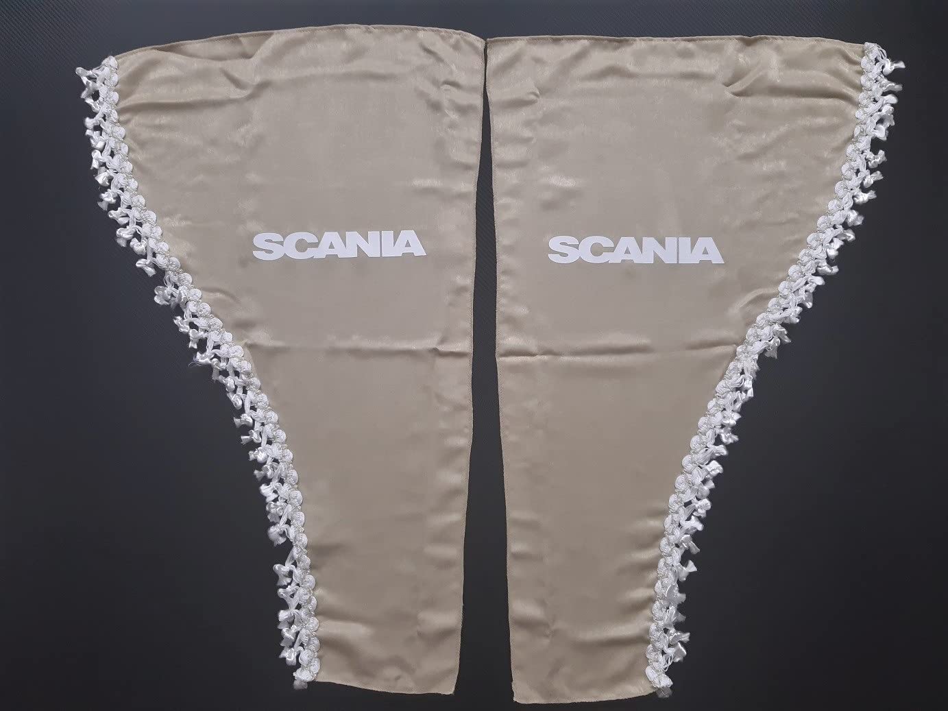 Set 3 Rideaux décoratifs en Peluche avec Pompons Blancs pour camions Scania R S P L (Beige)