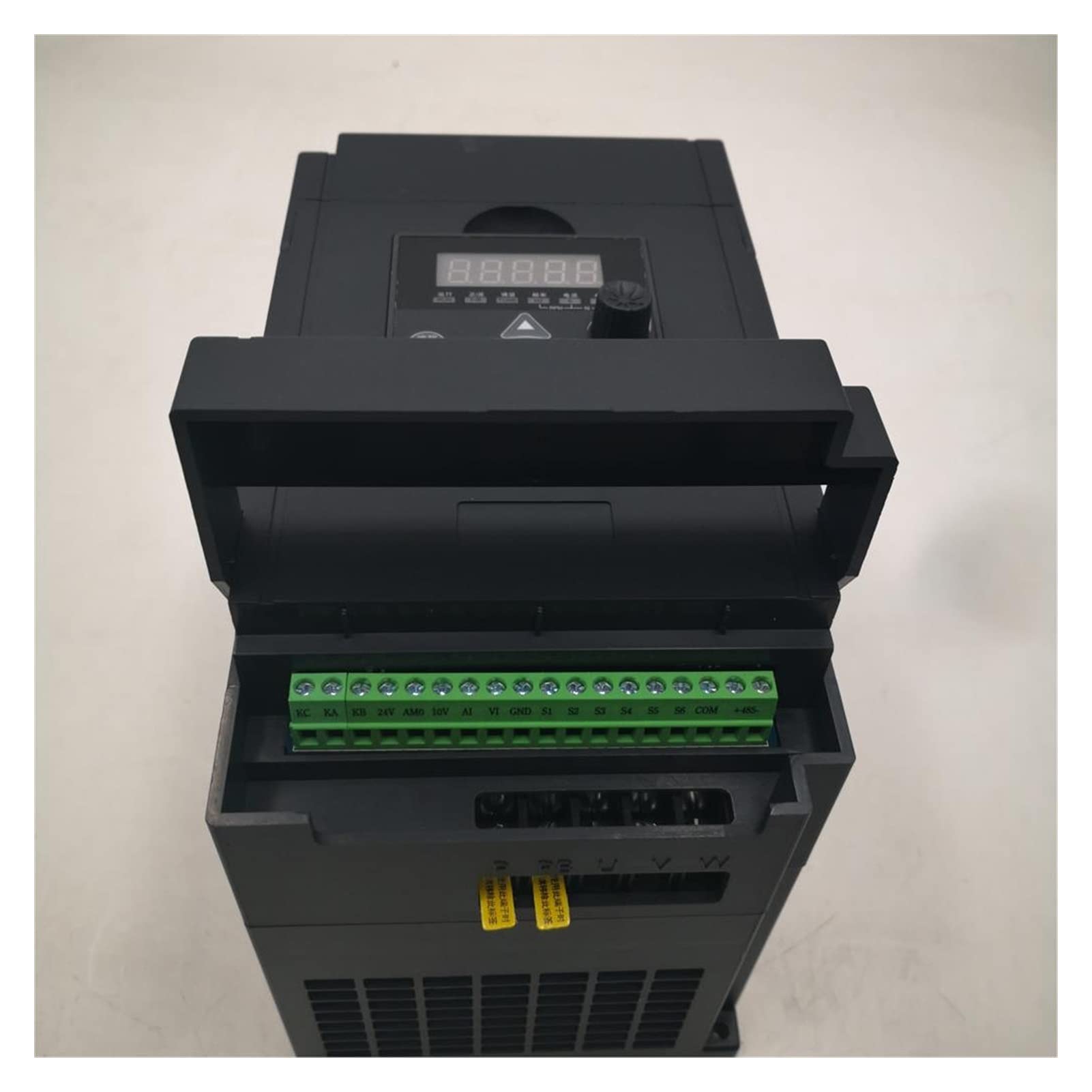 Azionamento a frequenza variabile, 5. 5kw. Inverter a trazione a frequenza variabile Adatto for motore a velocità di velocità trifase VFD. Inverter per il controllo della velocità del motore mandrin