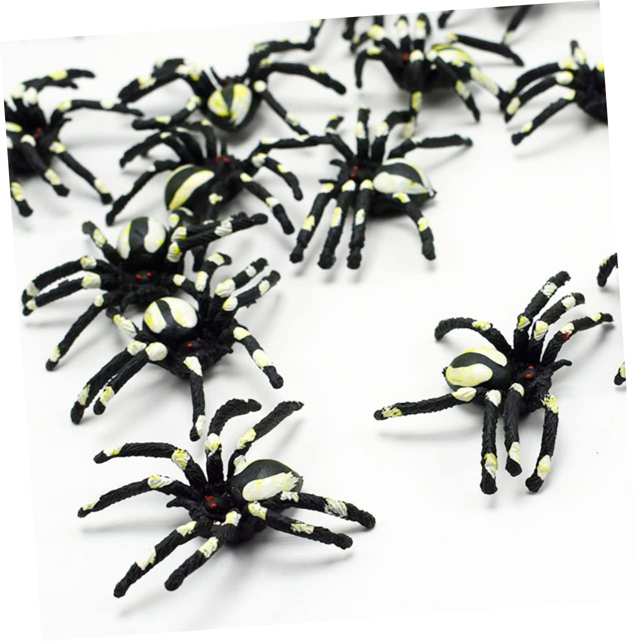 Abaodam Giant Spider 12pcs Plastic Spider Decorations for Halloween Party Carnival Scary Props Random Color