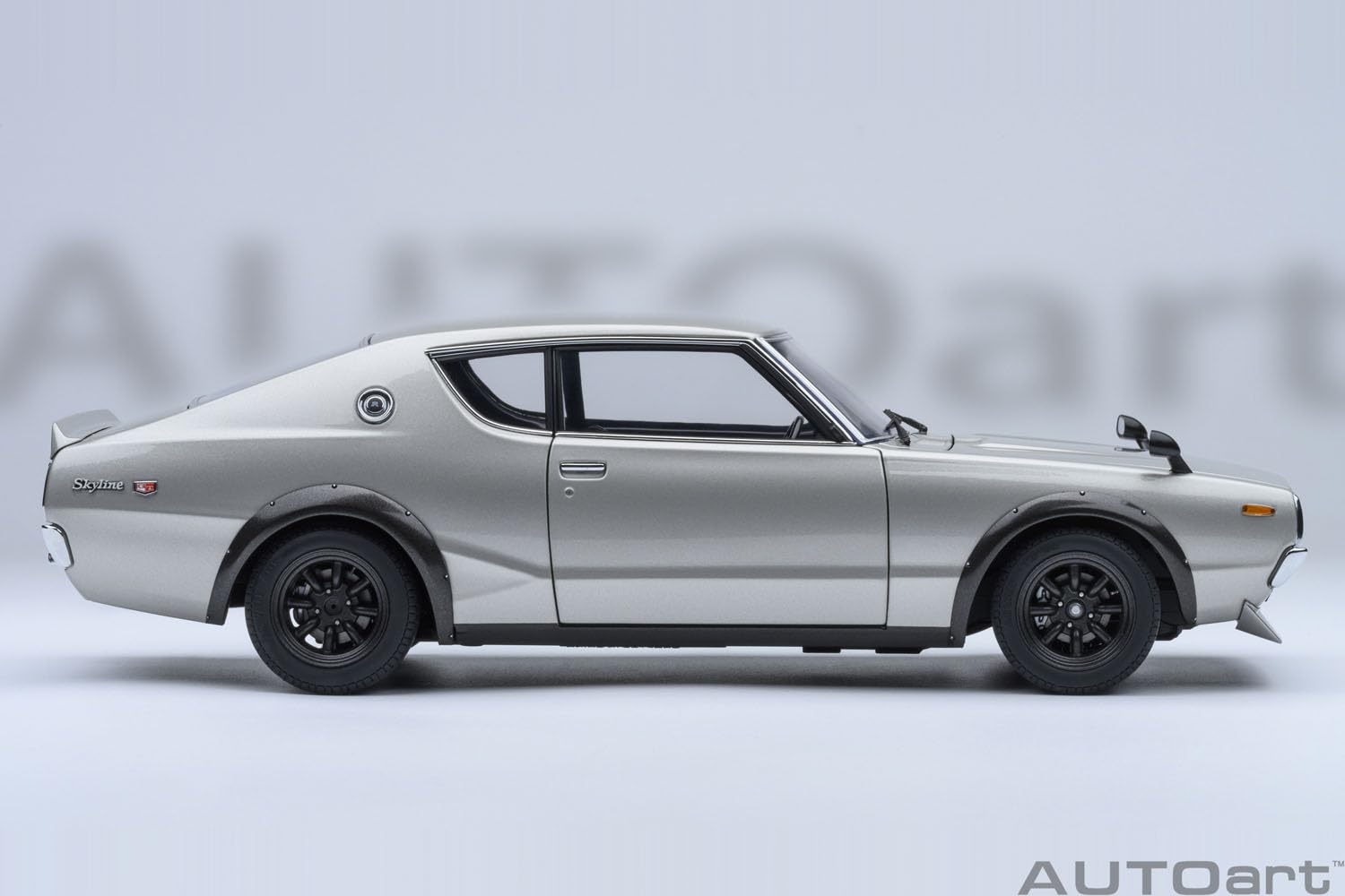 Amazon.co.jp: オートアート (AUTOart) 1/18 日産 スカイライン 2000GT