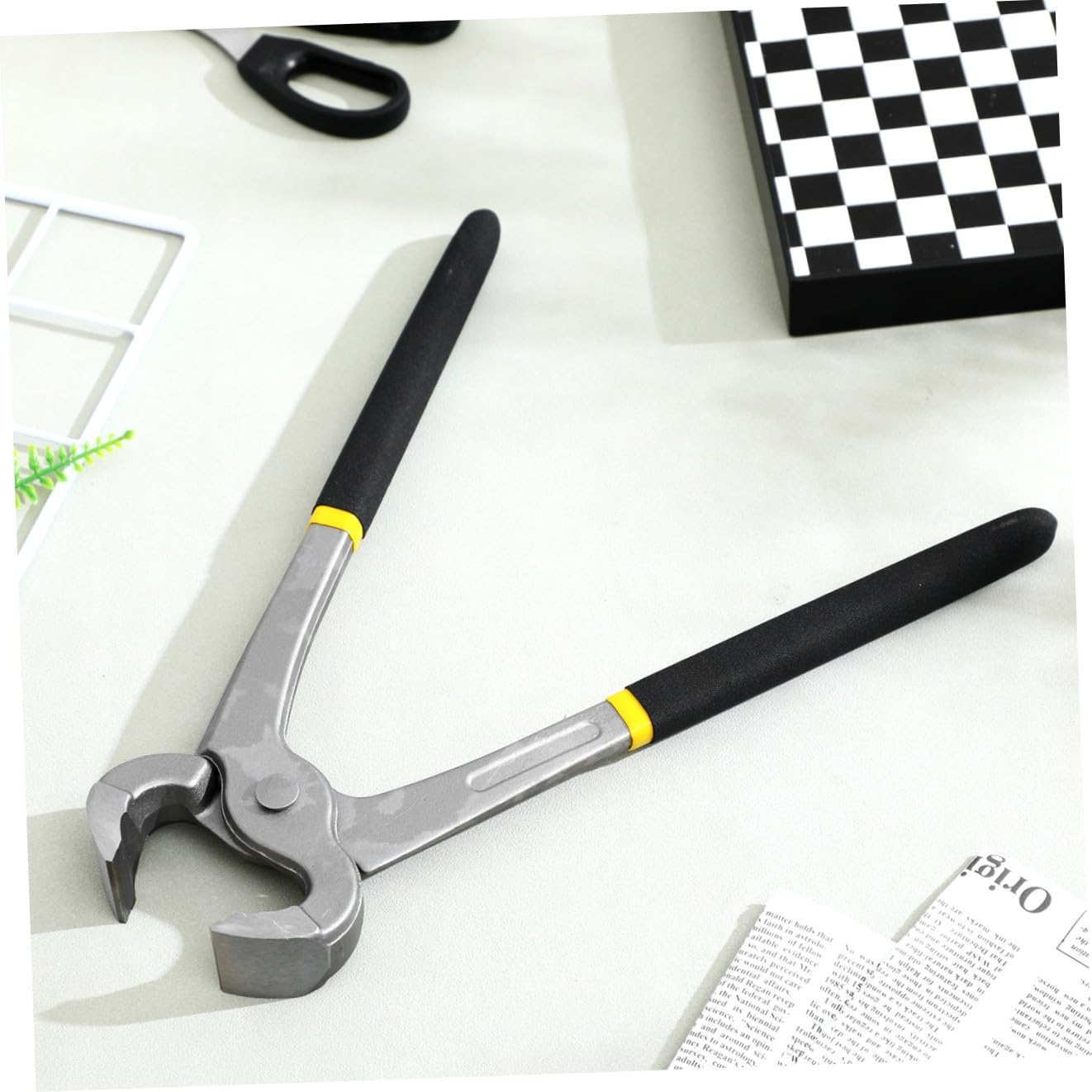 Kisangel Pinza per Riparazione Zoccoli Multifunzionale in Metallo Nero 30cm Strumento Versatile per Ferratura di Cammelli e Bovini