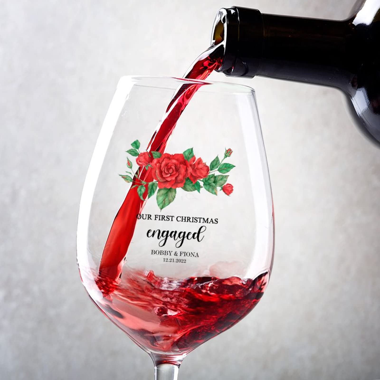 Verres à vin personnalisés gravés pour revivre la magie des fiançailles