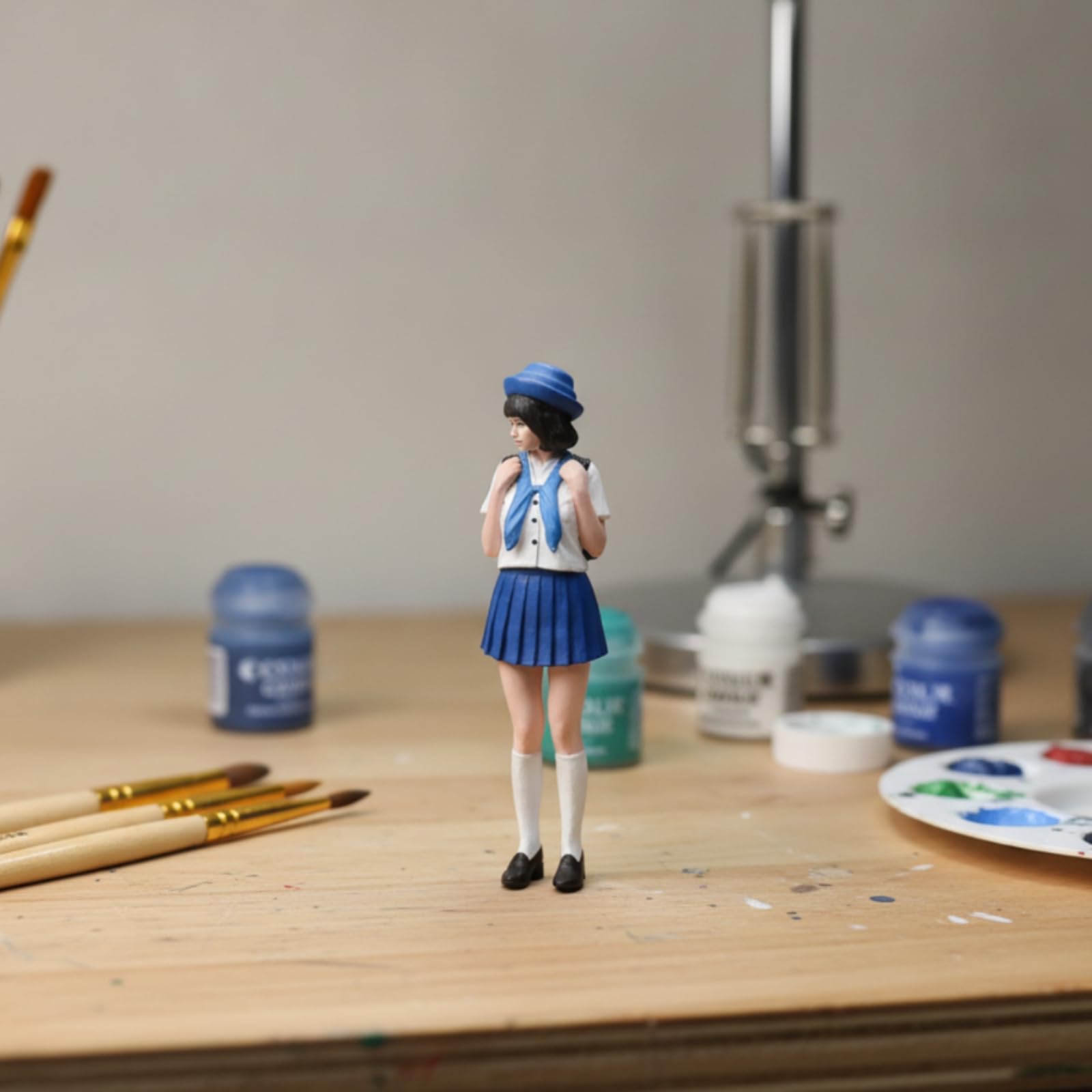 Miniatura Mujer Caminando Figura Estatua Resina de Escena con Ropa y Expresión Natural para Fotografía Creativa Adecuada para Dioramas Personalizados, 1/18