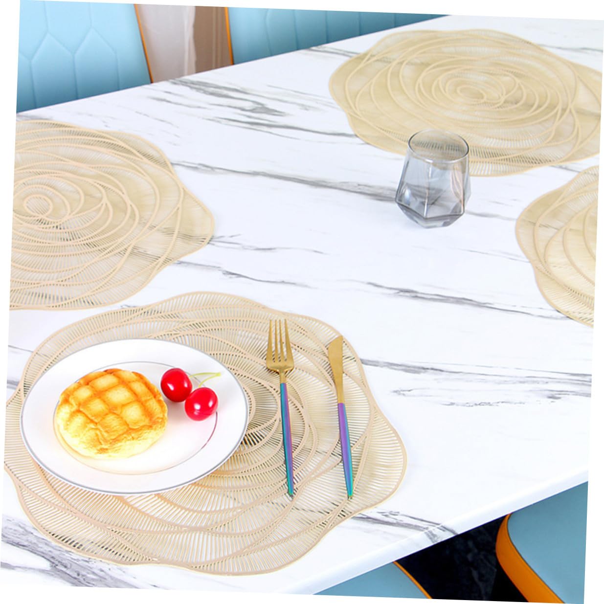 TOYANDONA Manteles Individuales de PVC Huecos Diseño de Rosa Dorada 38 CM 6 Piezas para Decoración de Mesa Posavasos para Fiestas y Comedor Adornos para Restaurante y Eventos