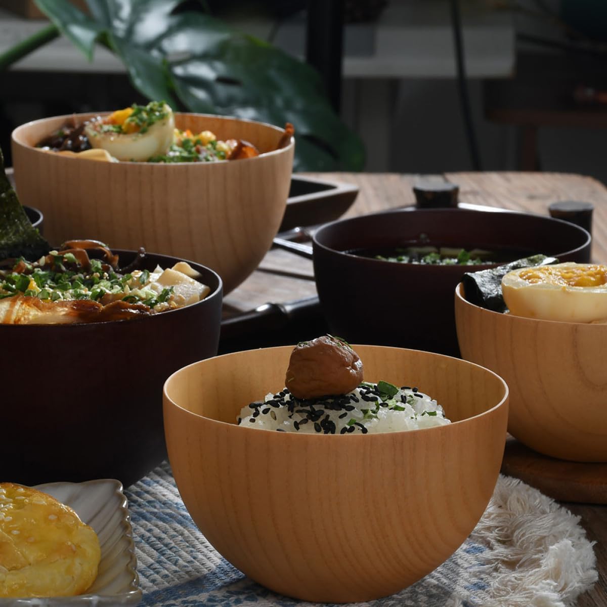Vintage Medium Light Jujube Wood Rice Bowl Set for Home and Restaurant Use