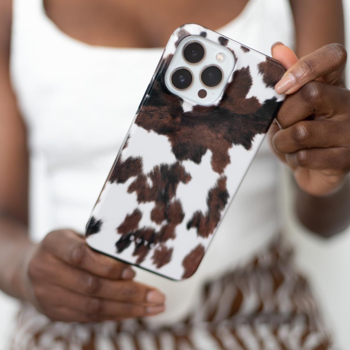 BURGA Handyhülle für iPhone 16 Plus – Unisex Hybrid-Schutzhülle mit stoßdämpfendem TPU & kratzfester Außenschale, erhöhter Displayrand, MagSafe-kompatibel, kabelloses Laden, stylisches Design