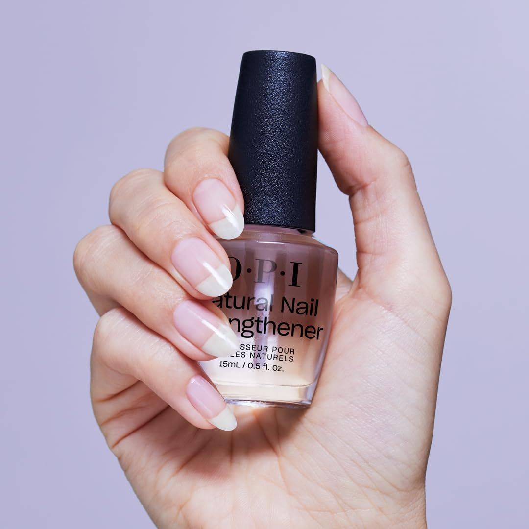 OPI Natural Nail Strengthener – Base coat et soin fortifiant enrichi en vitamines A & E – Pour ongles mous et cassants – Flacon 15 ml
