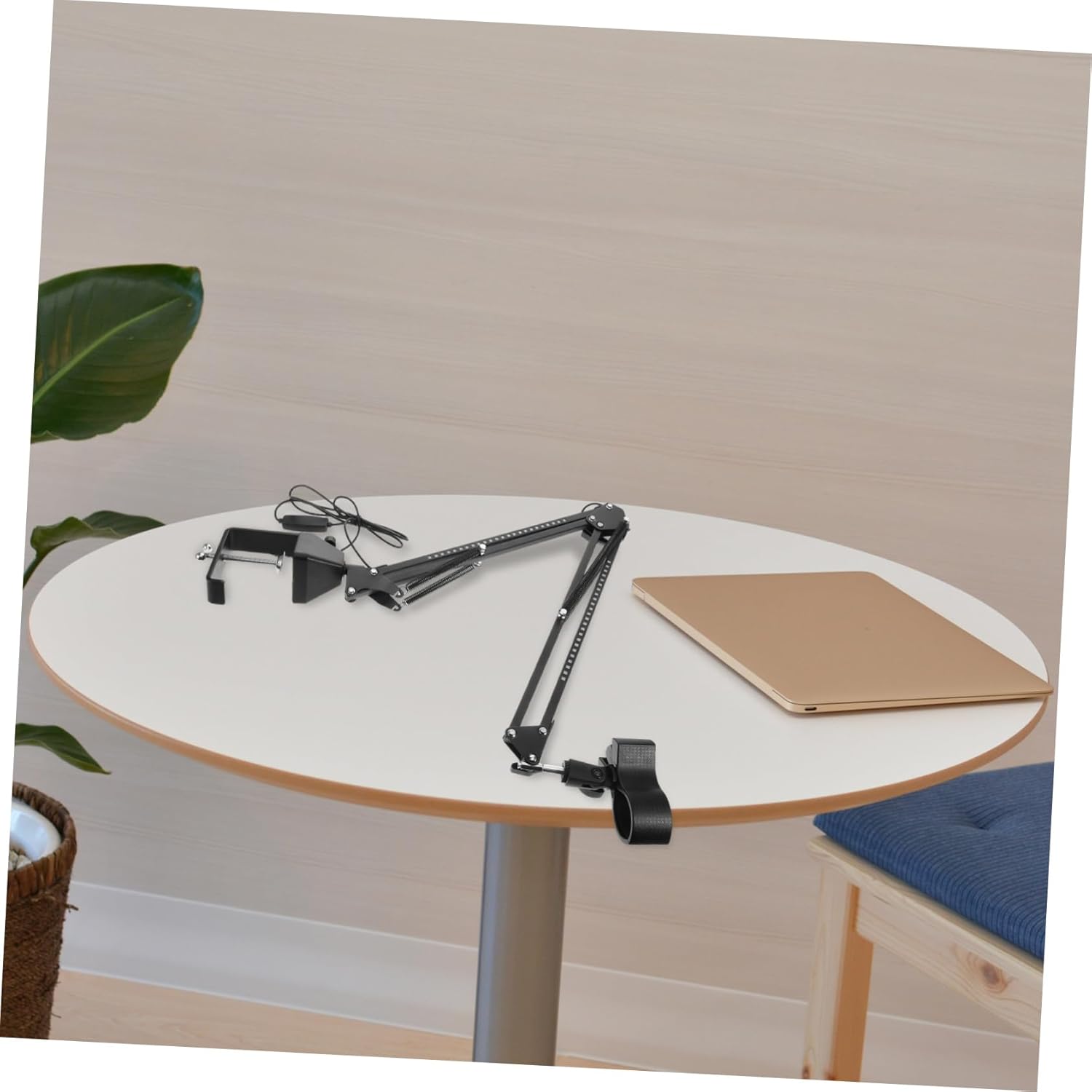 Kisangel 1set Rgb Boom Arm Mic Stand Adjustable Desk Mount Extendable Suspension Microphone Holder for Streaming Recording and Gaming Featuring Colorful Led Lighting and Easy Setup