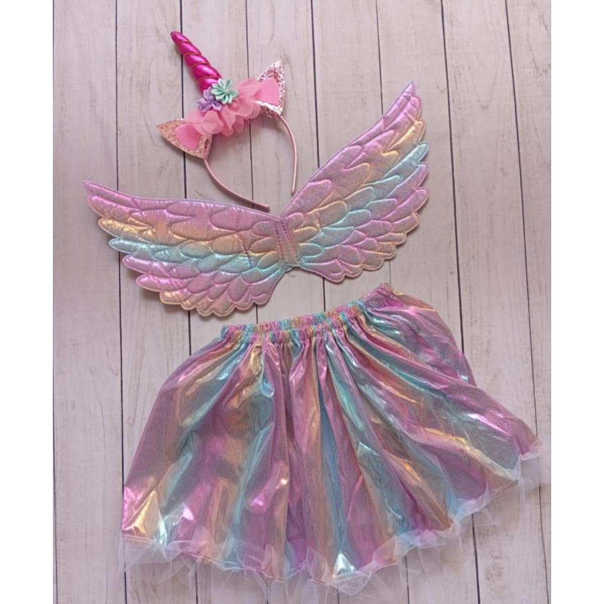 Fantasia Infantil metalizada com forro Rosa para meninas em promoção! Veja a oferta e mais achadinhos de Pijamas & Fantasias Infantis 3 Hoje é o melhor dia para comprar Fantasia Infantil metalizada com forro Rosa para meninas com aquele preço maroto! Promoção! Aproveite a oferta! 3