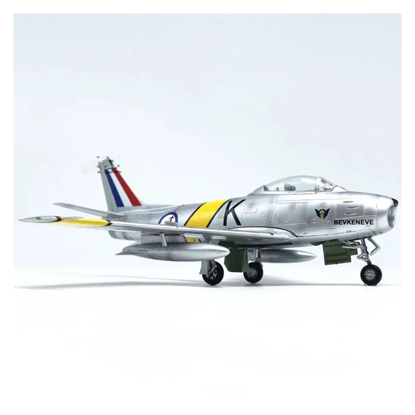 Amazon.co.jp: 航空機 1/72スケール F86 セイバー戦闘機 模型