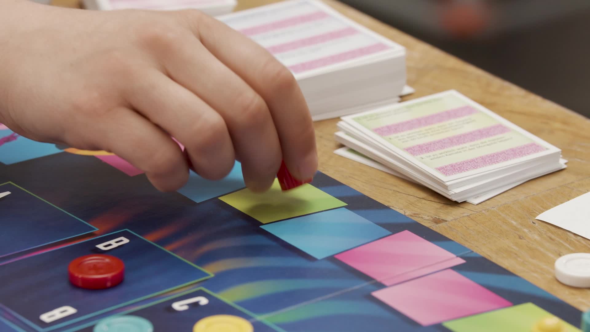 Ravensburger 26845 - Nobody is perfect - Kartenspiel für die ganze Familie, Spiele für Erwachsene, Gesellschaftsspiele, Brettspiele für 3-10 Spieler, ab 14 Jahren – Bild 8