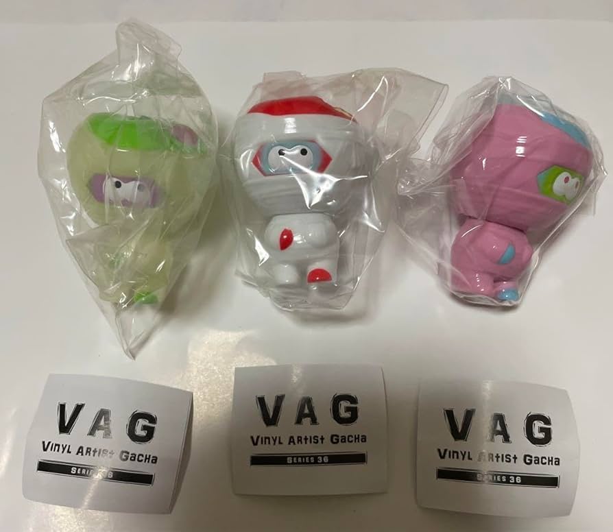 Amazon.co.jp: V HUMAN ROBOT Yammy Glow in the Dark Gacha Red