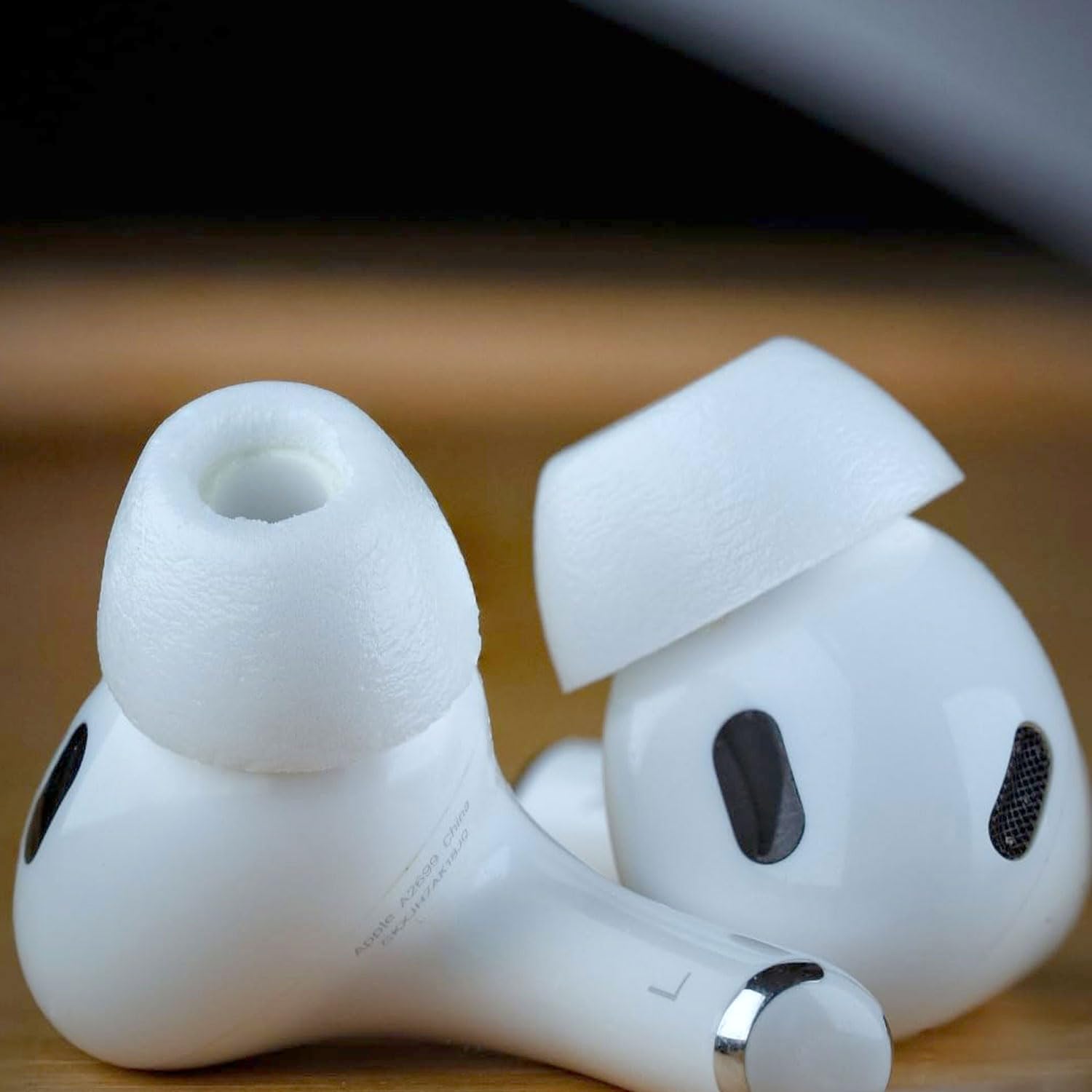 Comply TrueGrip MAX zatyczki do uszu do Pods Pro 3, białe, rozmiar M, z chusteczką keepdrum