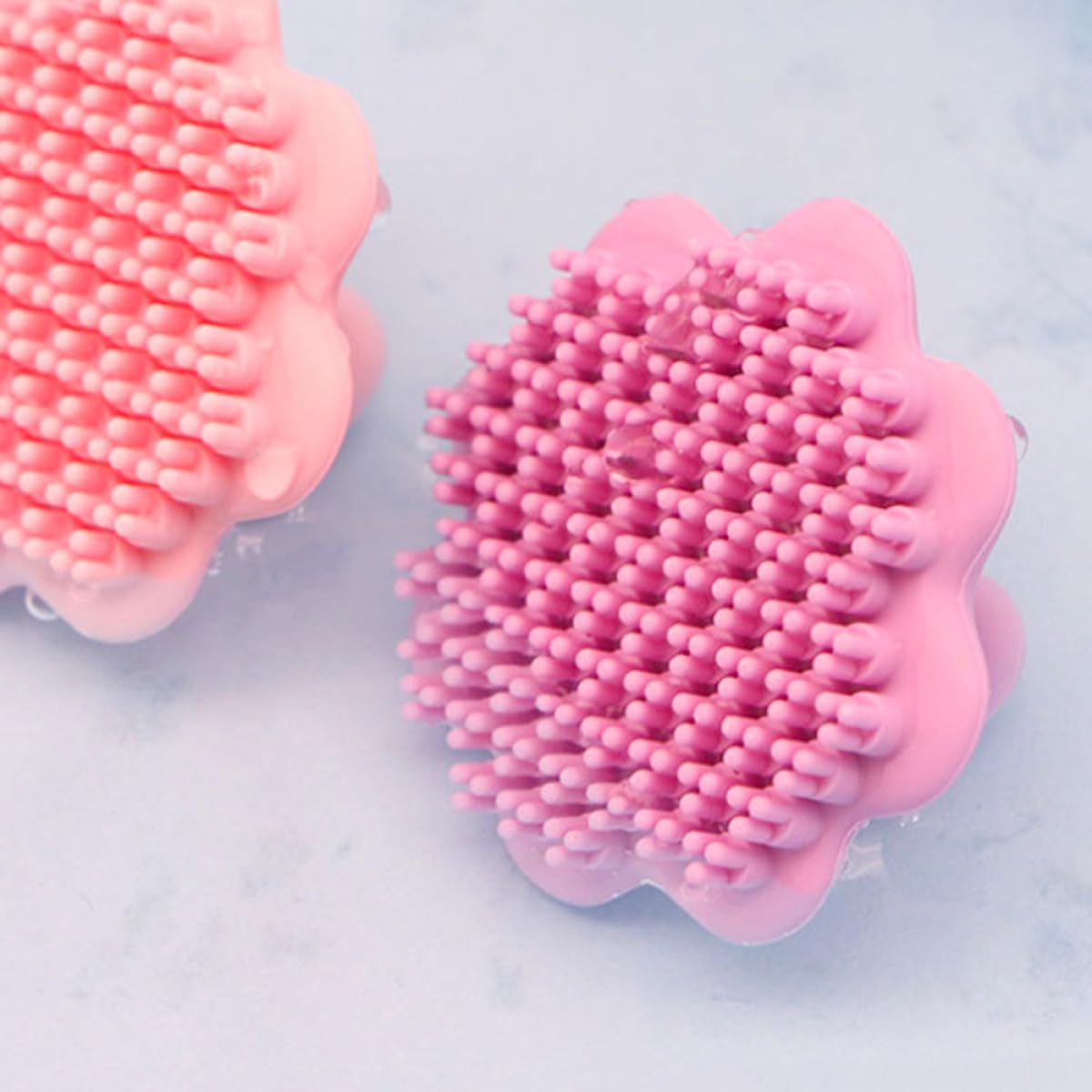 Amosfun Silicone Face Scrubber for Women Manual Facial Brush with Soft Bristles Deep Pore Cleansing Exfoliating Face Massager for Blackhead Removal in Purple