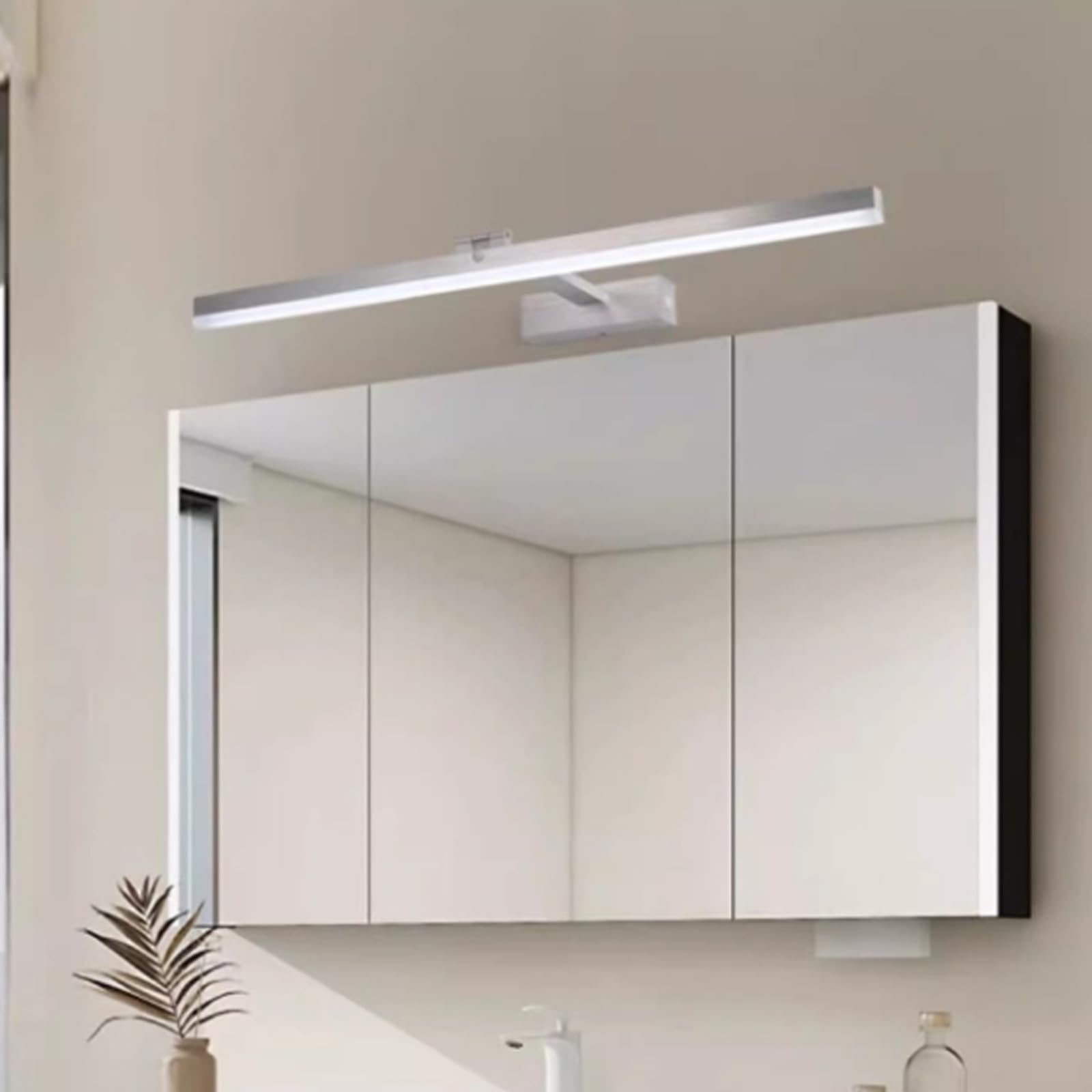 LED Luz de Pared con 120° Sensor de Movimiento Lámpara de Pared con Interruptor Baño Impermeable Aplique de Pared Minimalista Rectangular Diseño para Dormitorio Salón (70cm,Plateado Luz Blanca)