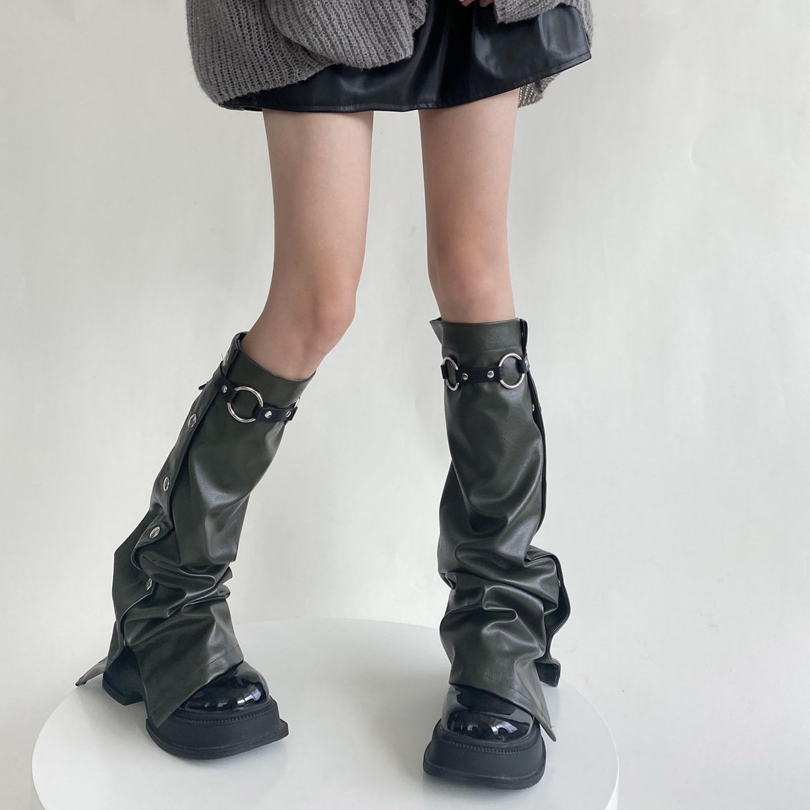 Subcultures Calentadores de pierna de cuero para mujer con hebilla y botones laterales con amplias cubiertas para botas acampanadas calcetines de pantorrilla callejero calentadores de piel