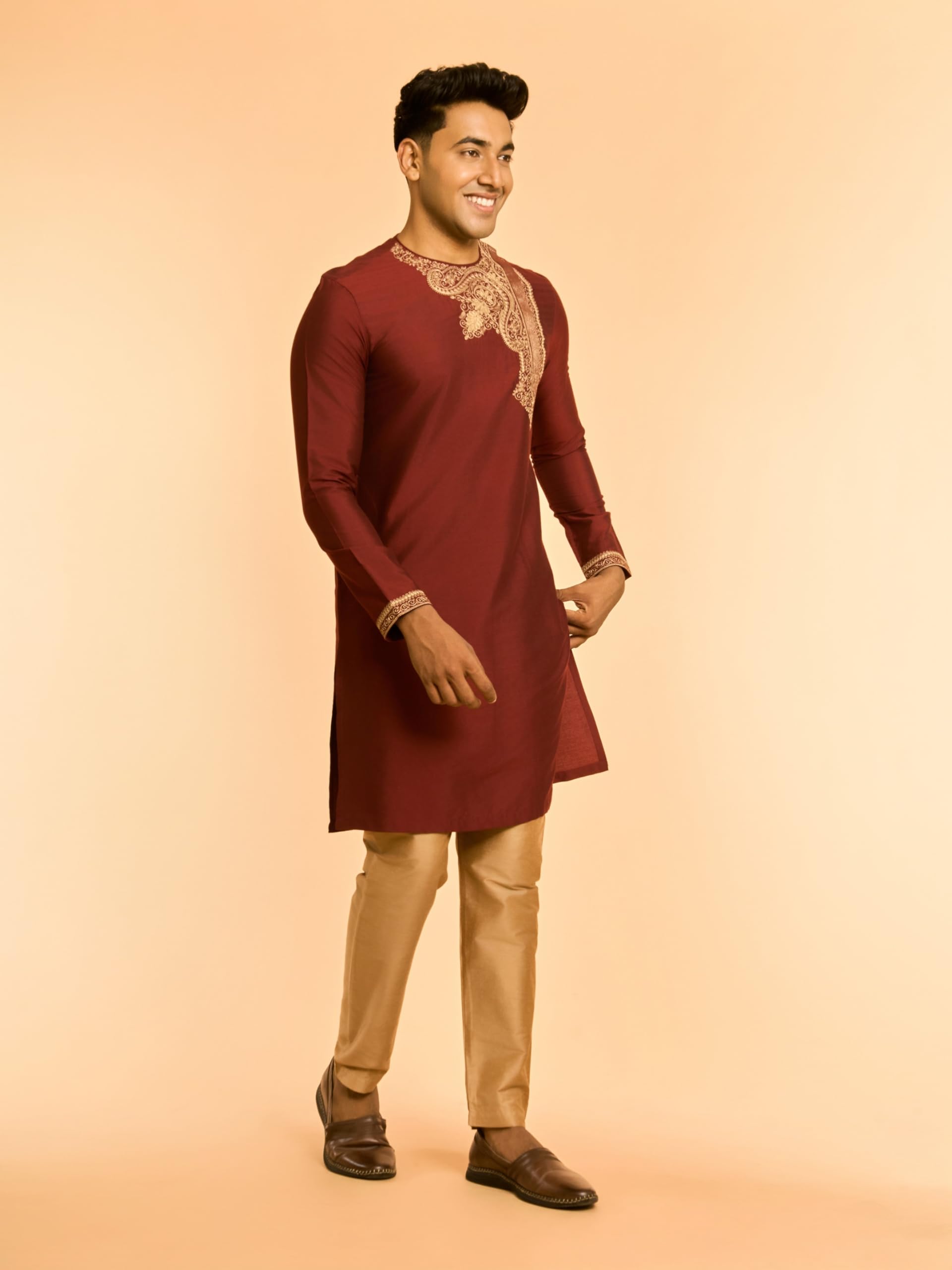 DIWAS BY MANYAVAR Męska haftowana mieszanka wiskozy Kurta w stylu bengalskim (1 sztuka)