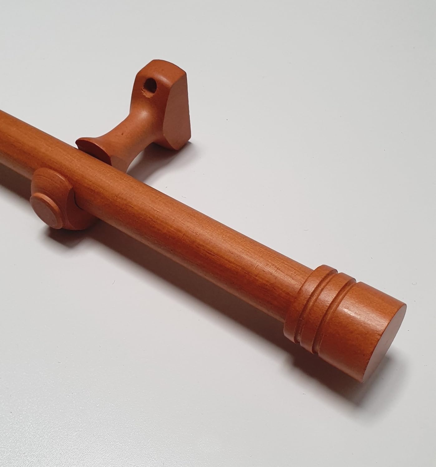 MadeInNature - Barra para cortinas de madera, diámetro de 28 mm, kit de barra de cortina completa con puntas y soportes, longitud y colores a elegir (cerezo, punta tapón, longitud 2,00 m)