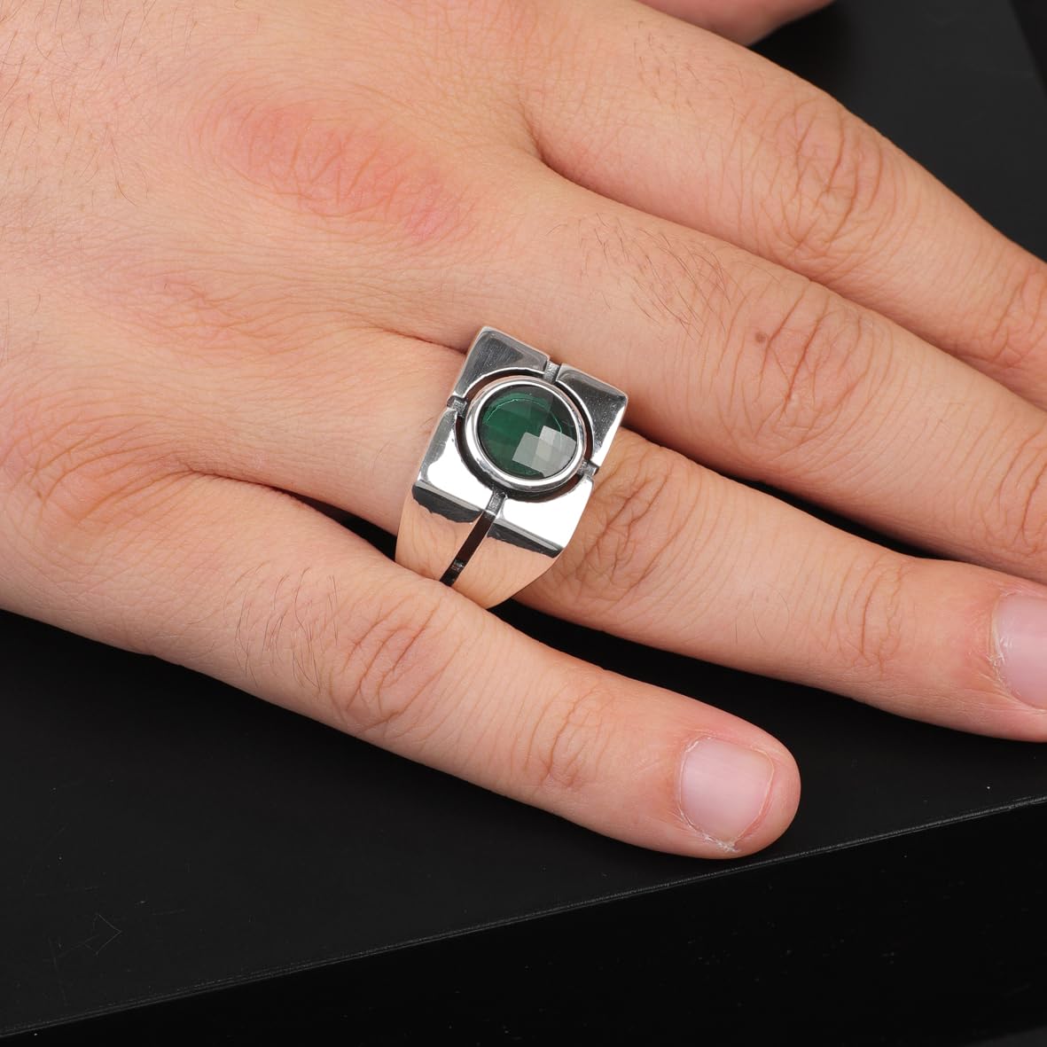 Anello con gemma di smeraldo fatto a mano - Anello da mignolo d'argento vintage per uomo, incisione personalizzata disponibile e panno di lucidatura d'argento in dotazione (22)