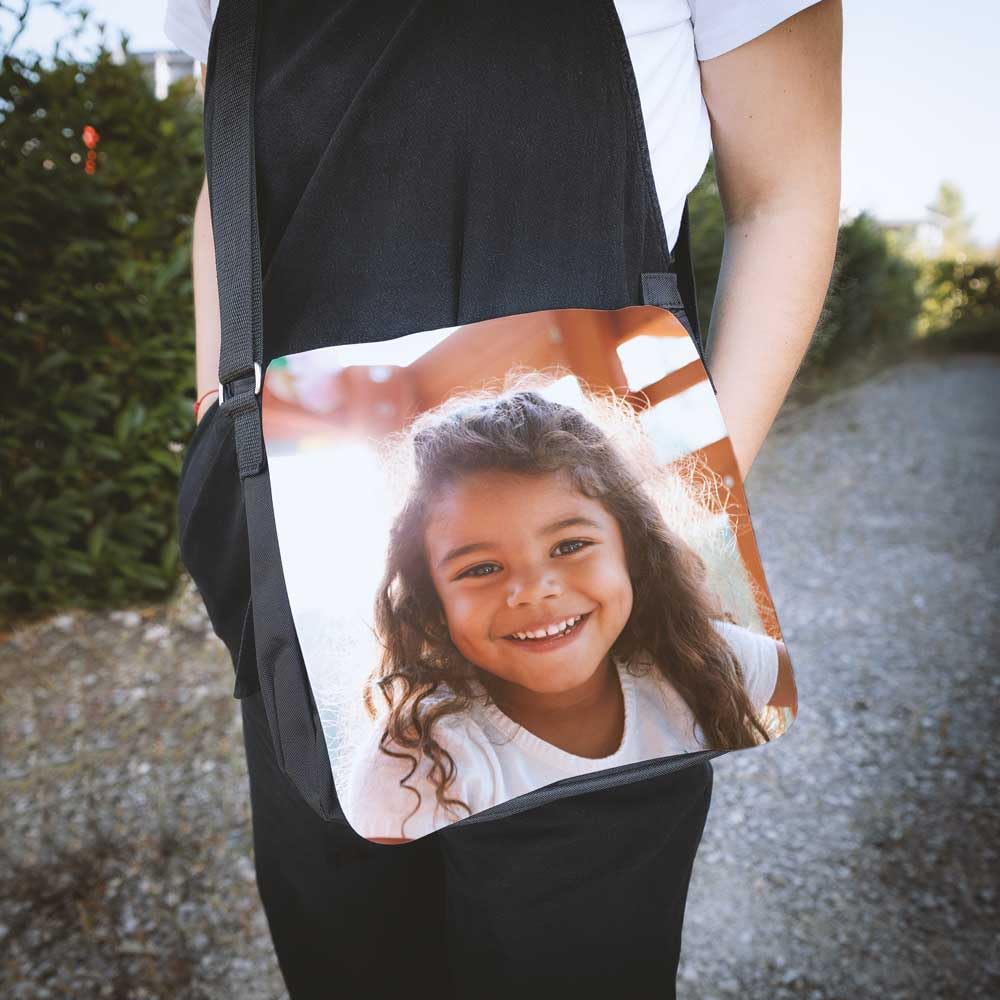 Borsa a tracolla nera personalizzata con foto - Stampa di foto sulla patta anteriore della borsa in tessuto nera personalizzata