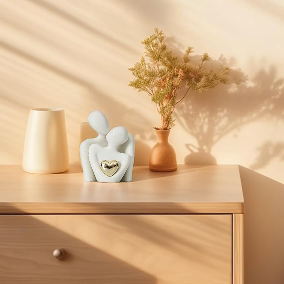 Romantic Couple Statue, Abstract Sculpture Small Shelf Ornaments for Living Room, White Ornaments Couple Figurine Sculptures Gifts for Wedding Anniversary