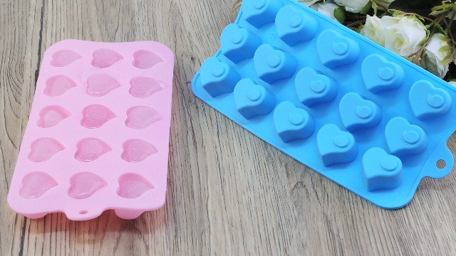 Set 2 Stampi Per Cocktail E Bevande Stampo Per Cubetti Di Ghiaccio A Forma Di Cuore In Silicone - 2 Pezzi, Flessibile, Senza BPA, Perfetto Per Cocktail E Drink Stampo Per Cocktail E Whisky