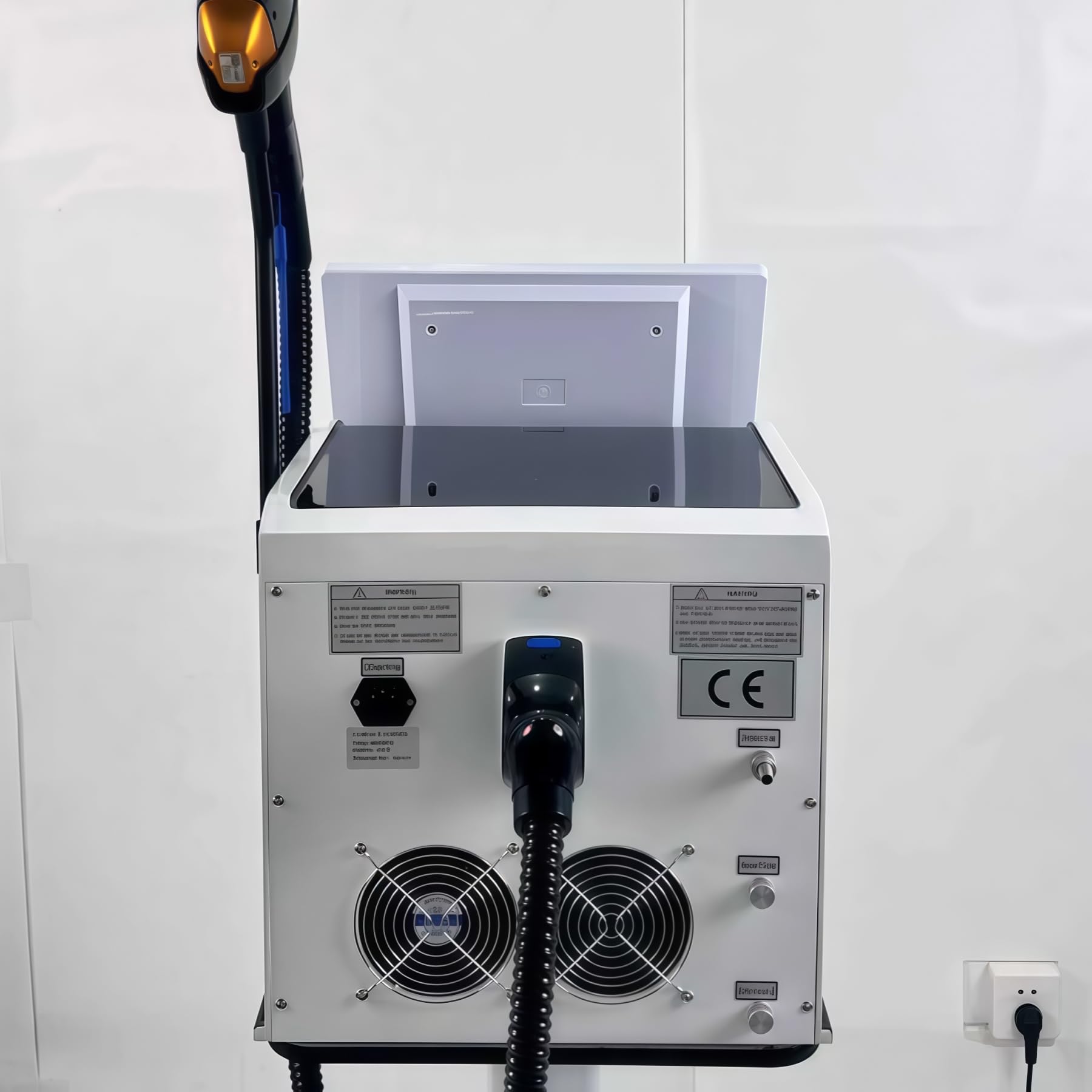 Dispositivo di depilazione del titanio del ghiaccio della macchina di depilazione del laser del diodo di lunghezza d'onda 808NM adatto a tutti i toni della pelle 4000W