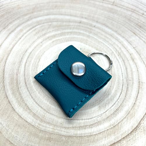 Halsbandtasche aus Leder für Hundemarke SAMMY | AIRTAGS | Steuermarke | Tassomarke | Einkauschip | Ring Aufbewahrung | Viele Farben | Handmade by Manufactica®