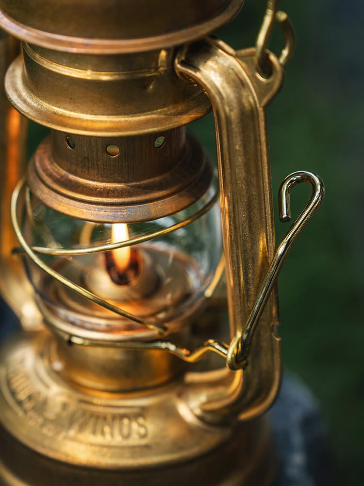 Thous Winds Outdoor Paraffin Lamp Lantern, Hurricane Camping Oil Light, Weatherproof Kerosene Lamp with Stainless Steel, Brass Finish - Image 3