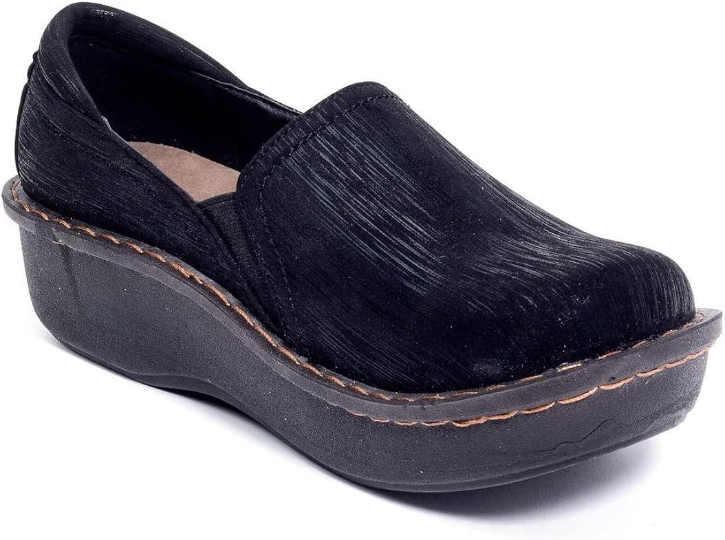 savvy brand nursing shoes