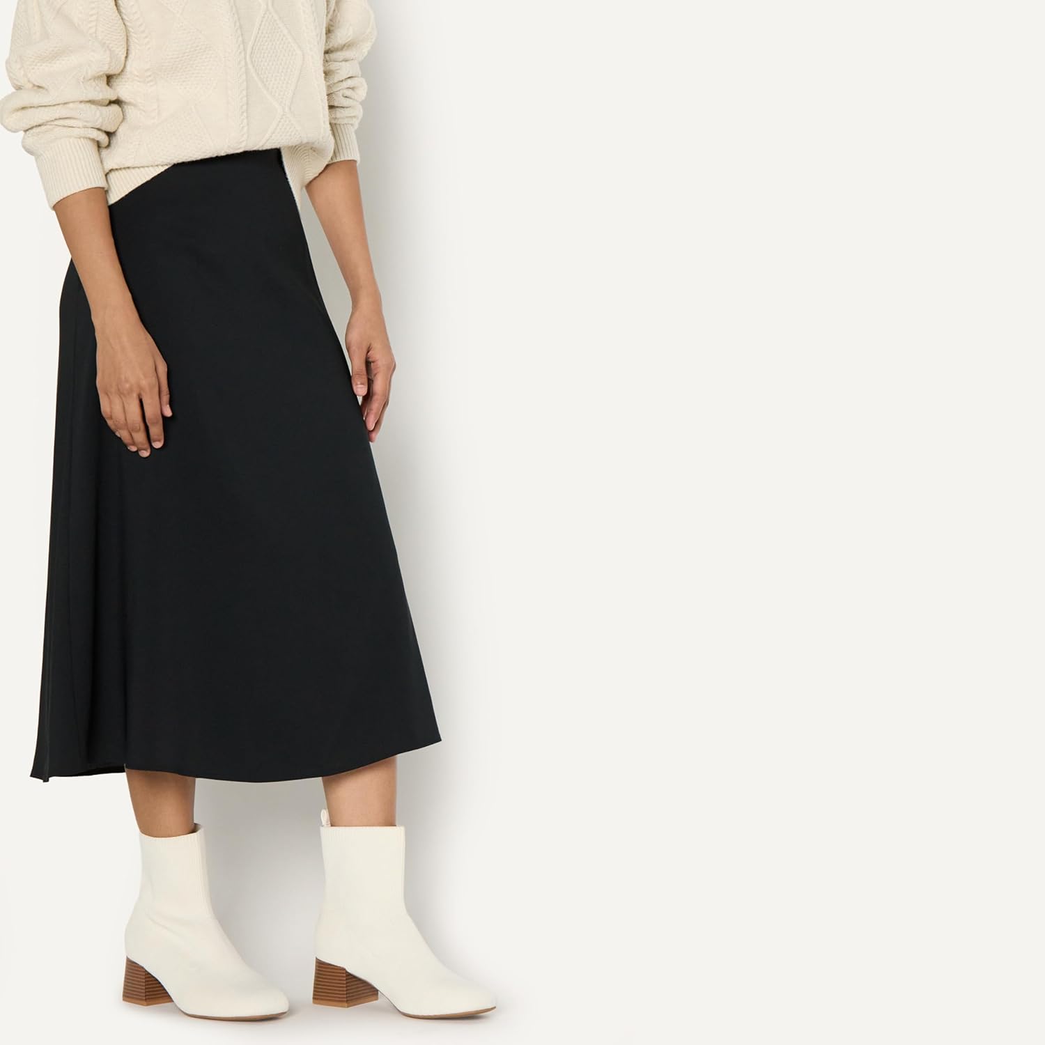 Amazon Essentials Women's Knit Stretch Ankle Boots - Image 2