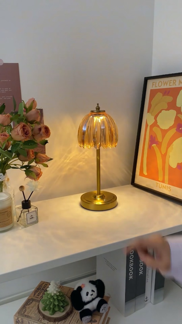 Image of Shenmoyl Set of 2 Tulip Table Lamp with 5000mAh Battery & Touch Control, Cordless Table Lamp with 3 Colors, Dimmable Rechargeable Table Lamps for Bedroom, Living Room, Entryways (Amber Tulip)