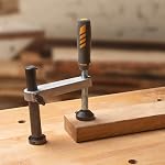 POWERTEC 71530 Workbench Holdfast Clamp pour le travail du bois, fixation réglable sur le dos, pince de chien de banc pour 3/4 pouces (19mm) Trou du chien MFT Tableau paquet de 1
