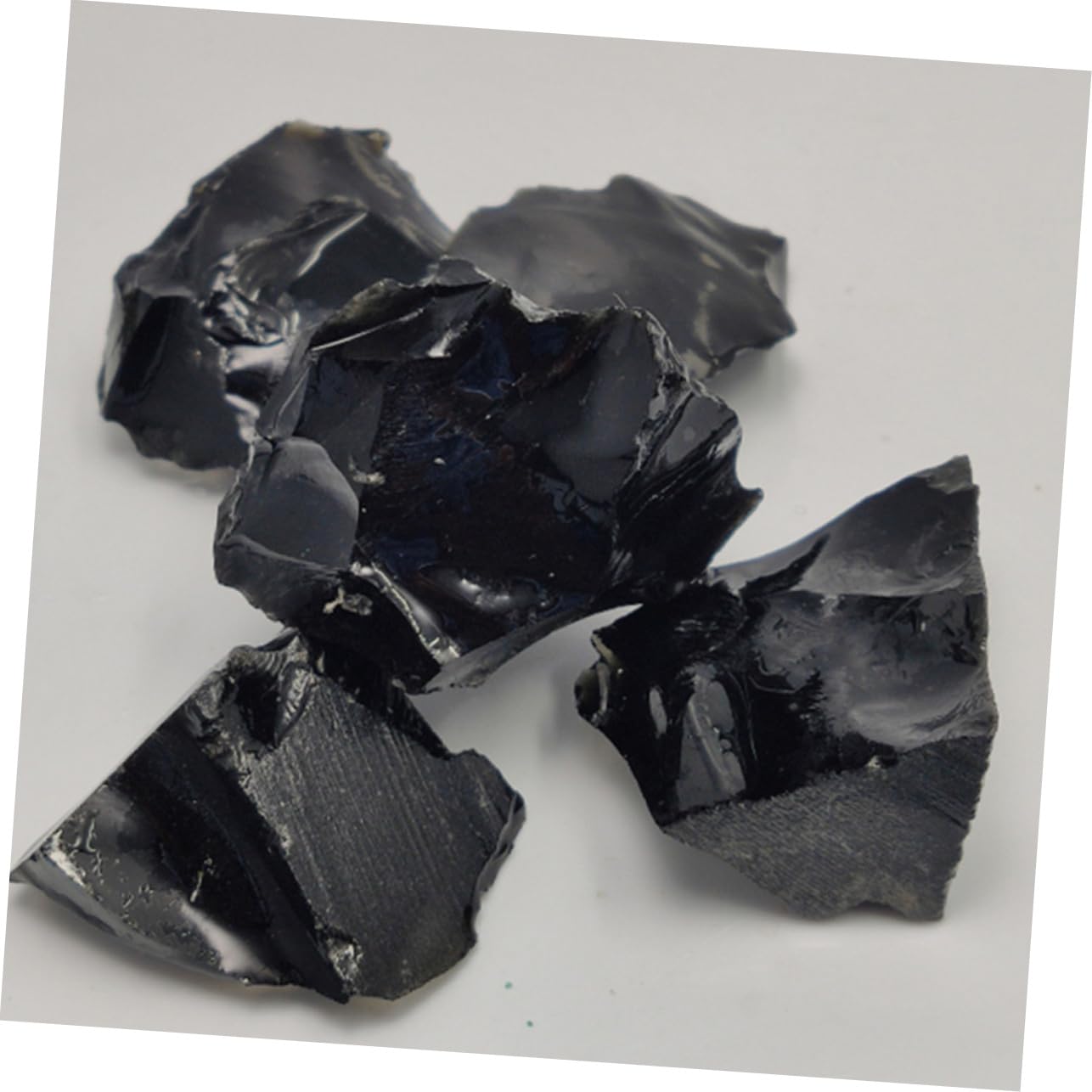 VALICLUD 5 Sätze Obsidian Duftstein Obsidiansteine Obsidian-steindekore Kleine Steindekore Natürlicher Obsidianstein Natürliche Kristalle Natürlicher Kristall Schwarz 5 Stücke * 5