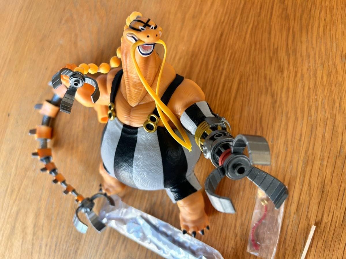 Amazon.co.jp: 一番くじ D賞 ワンピース 両翼決戦 クイーン ONEPIECE 