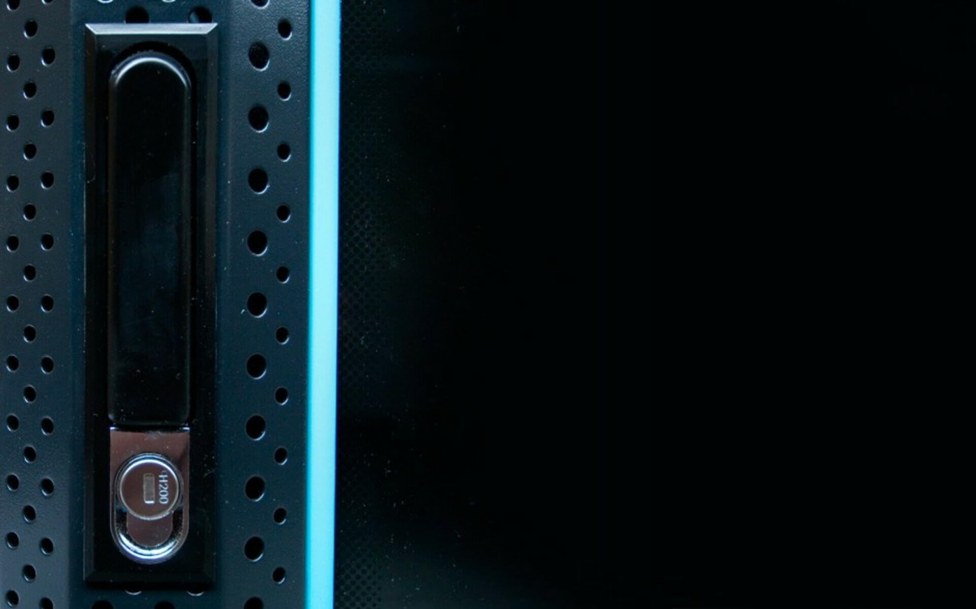 Baie de Serveur 18U avec Porte en Verre 600x600x1000mm (LXPXH) - Noir