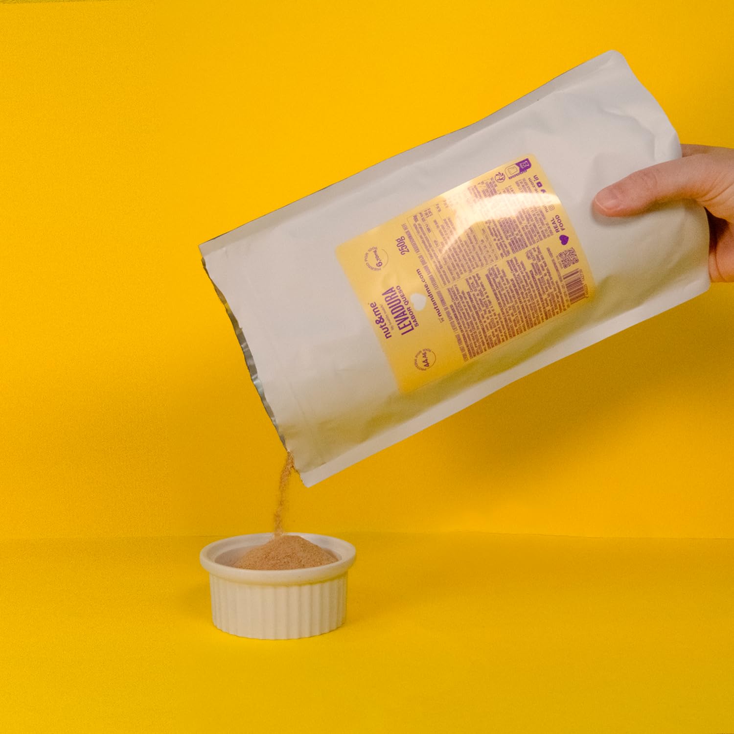 Lievito Nutrizionale Sapore di Formaggio 750 gr nut&me | Lievito in Polvere | Sapore di Parmigiano Reggiano | Alto in Proteine | Fonte di Ferro | Vegan | Low carb | Pack 3 x 250 gr