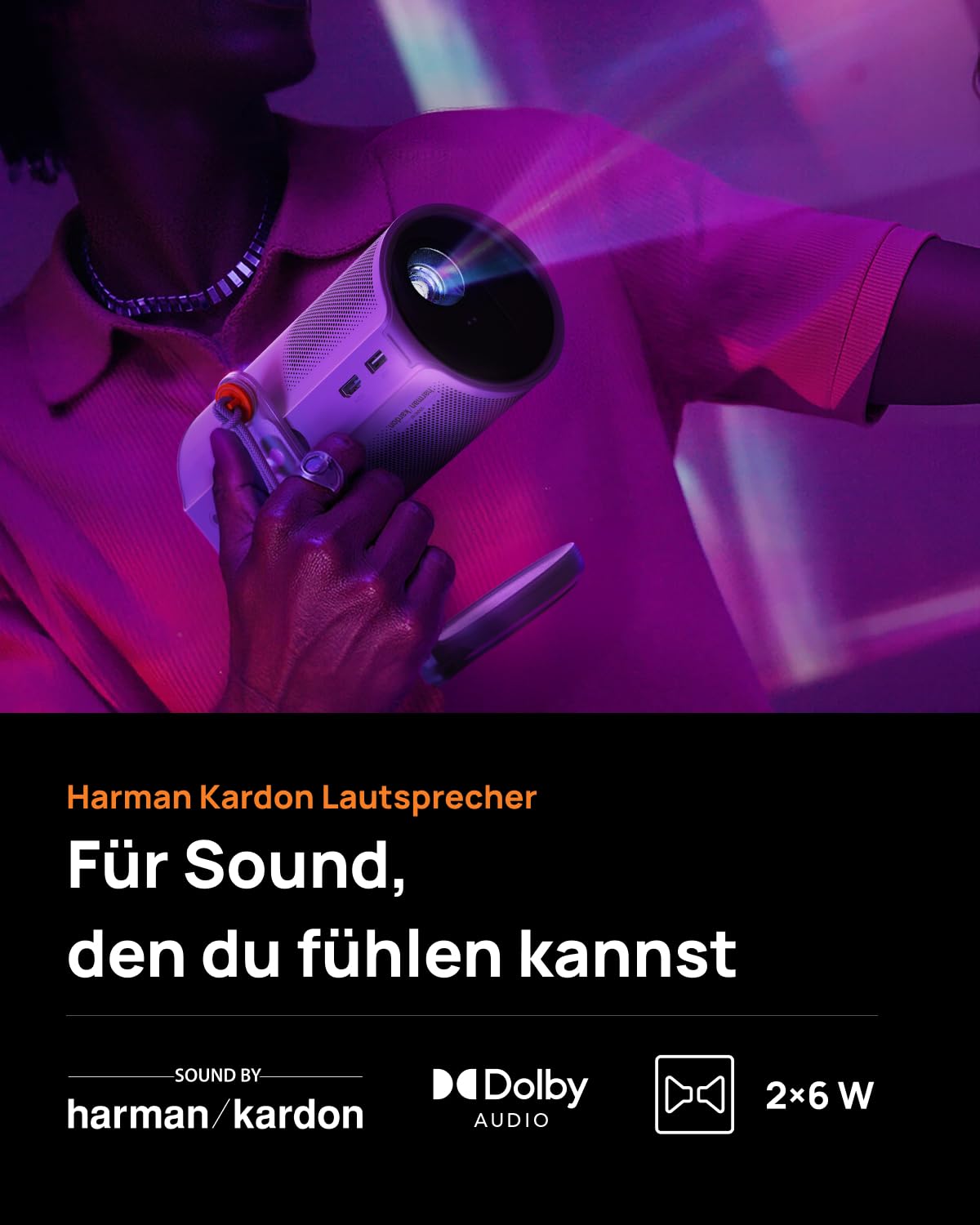 XGIMI MoGo 4 Laser Handy Beamer mit Akku, 550 ISO-Lumen, Outdoor Mini Projektor mit 360° Ständer, 2,5 Std Wiedergabe, Google TV & Netflix, Harman Kardon Sound, inkl. 4 Filter