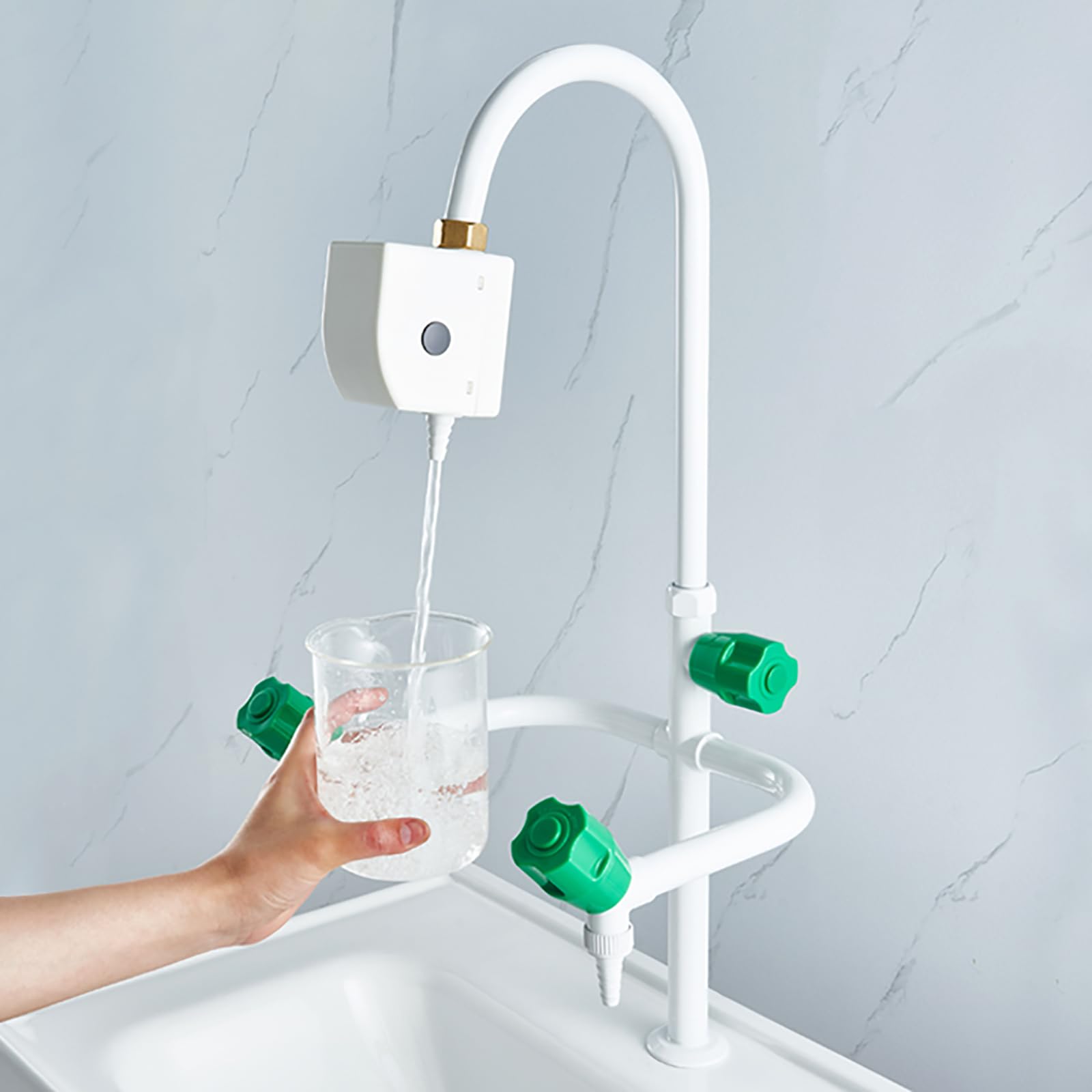 Grifo automático con sensor activado por doble inducción con tubo interior de latón de 360 grados