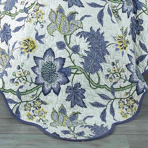Image of Waverly 3-Piece Quilt Set, Reversible Bedspread Bedding, Porcelain, King