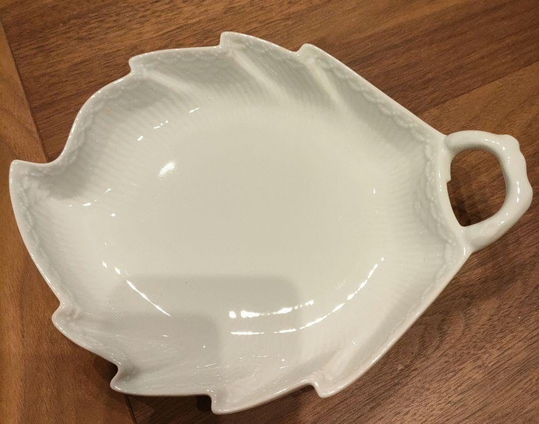 ロイヤルコペンハーゲンブルーフルーテッドハーフレースリーフプレート