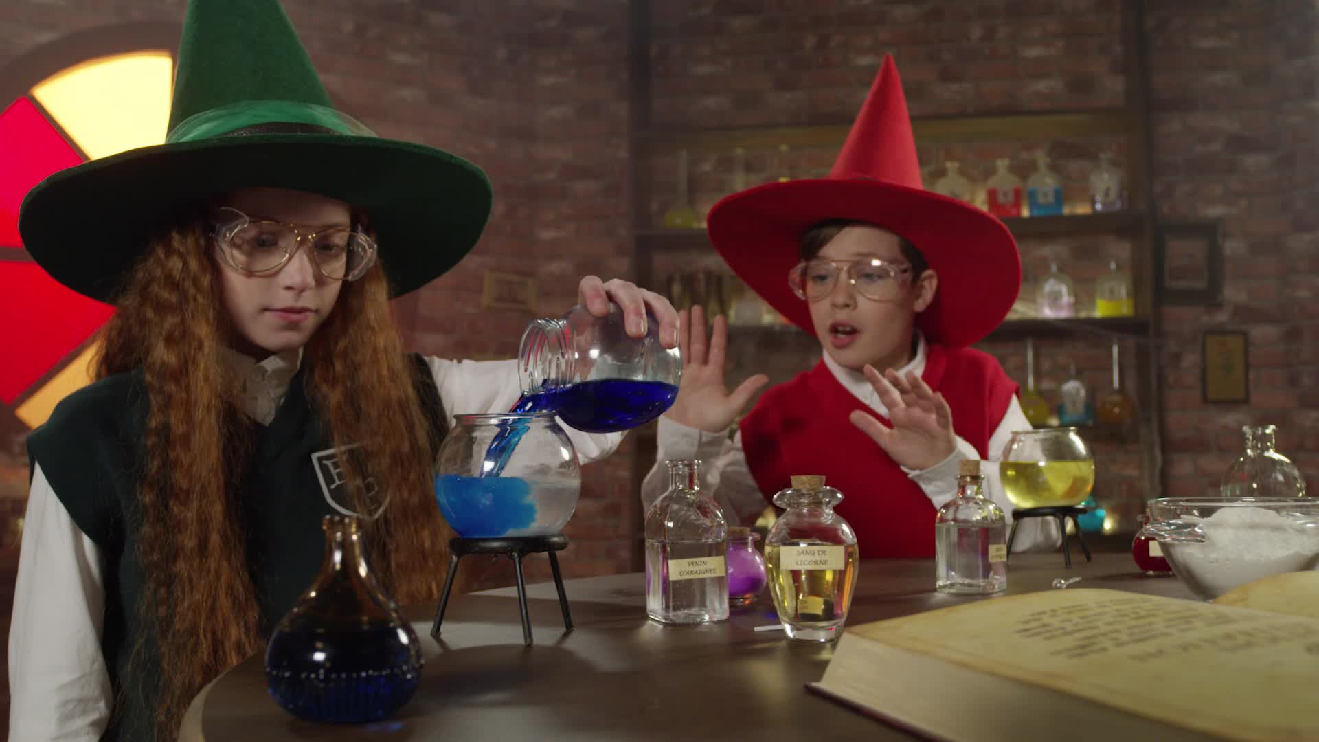 Dujardin - Fabulus Potium - Jeu Scientifique - Crée des Potions Magiques - A Partir De 8 Ans - Deviens Le Meilleur Sorcier Grâce à Tes Recettes | Entre à l'école de