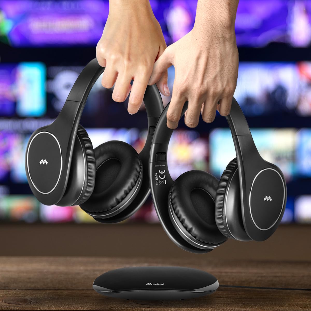 Meliconi Słuchawki Easy Digital Bundle, 2 bezprzewodowe słuchawki stereo TV, 100% cyfrowe, z analogowym/cyfrowym wejściem audio i wymiarową stopką transmitera, czarne